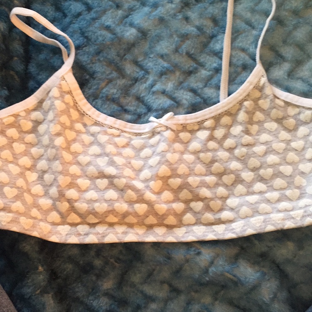 Bras - Picture 2 of 6